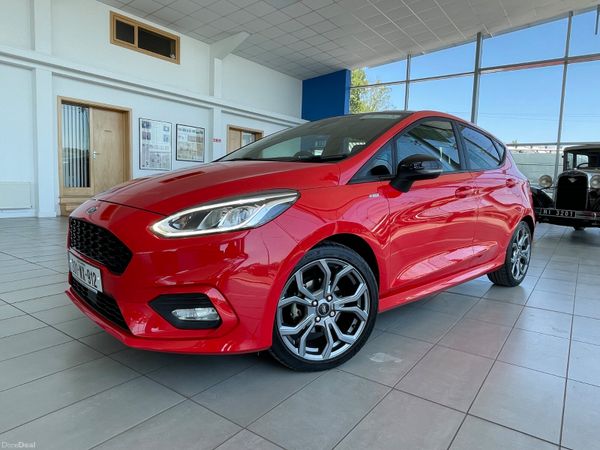 Ford Fiesta Hatchback, Petrol, 2020, Red