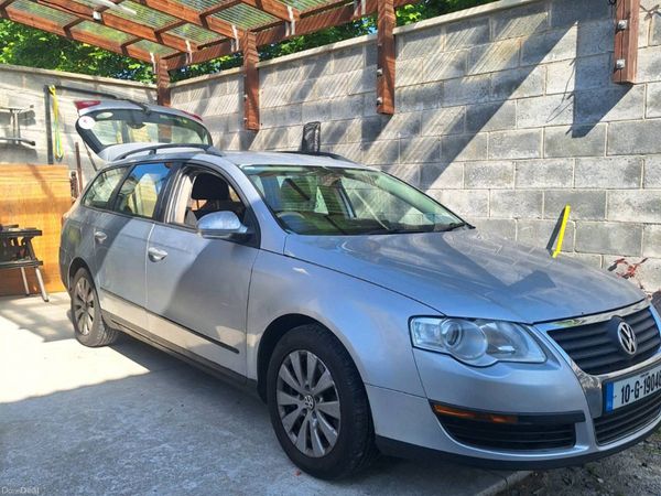 Volkswagen Passat Estate, Diesel, 2010, Silver