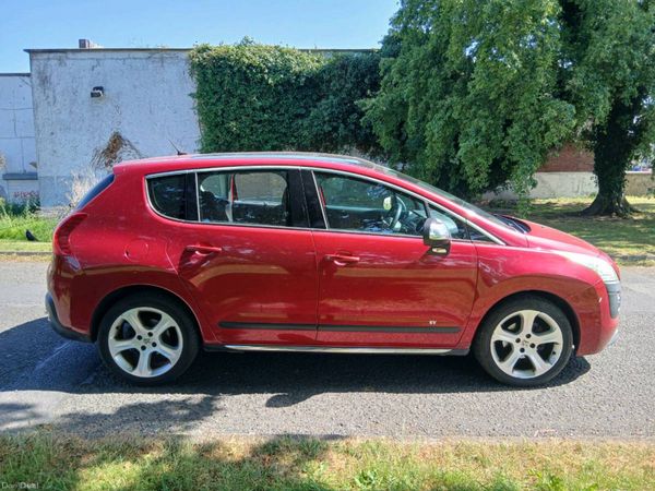 Peugeot 3008 MPV, Diesel, 2010, Red