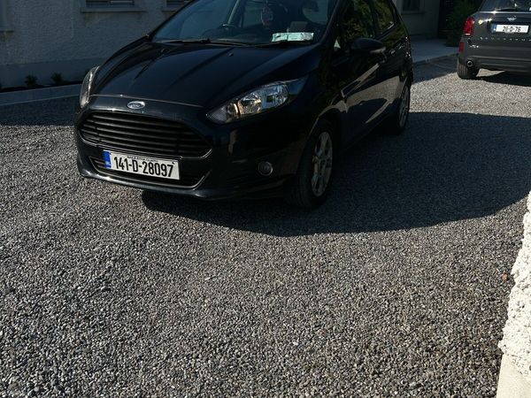Ford Fiesta Hatchback, Petrol, 2014, Black