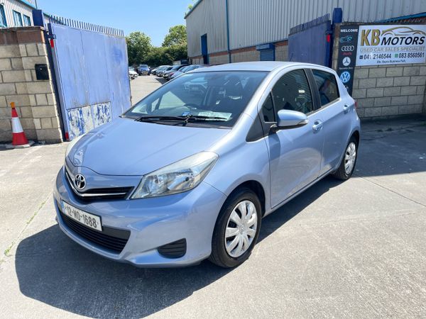 Toyota Yaris Hatchback, Petrol, 2012, Blue
