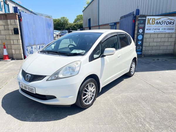 Honda Fit Hatchback, Petrol, 2008, White
