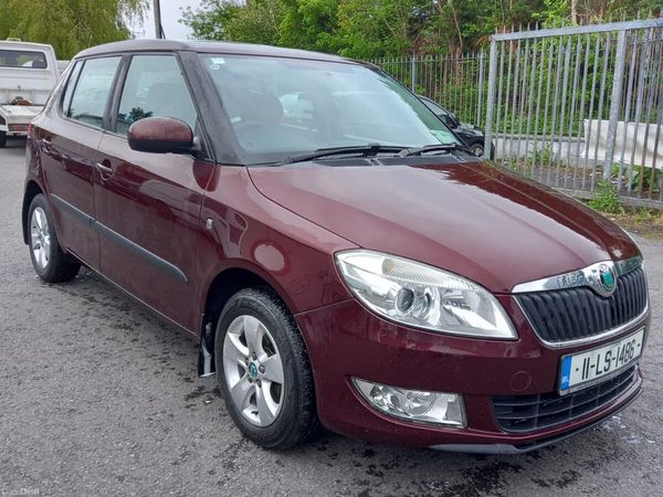 Skoda Fabia Hatchback, Petrol, 2011, Red