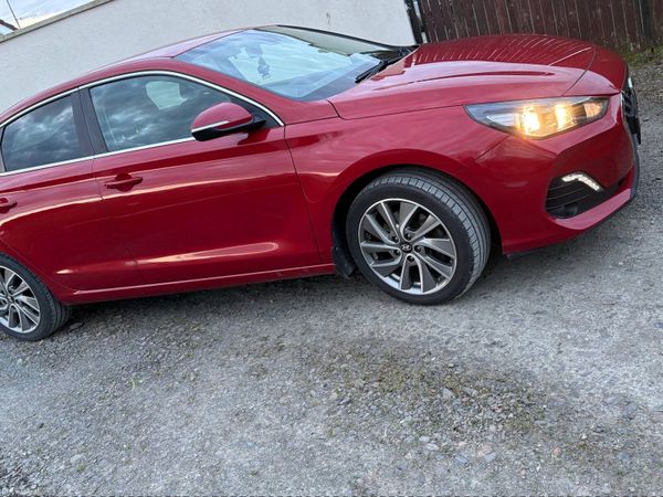 Hyundai i30 Hatchback, Petrol, 2018, Red