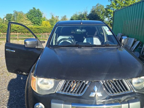 Mitsubishi L200 Pick Up, Diesel, 2009, Black