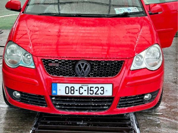 Volkswagen Polo Hatchback, Petrol, 2008, Red