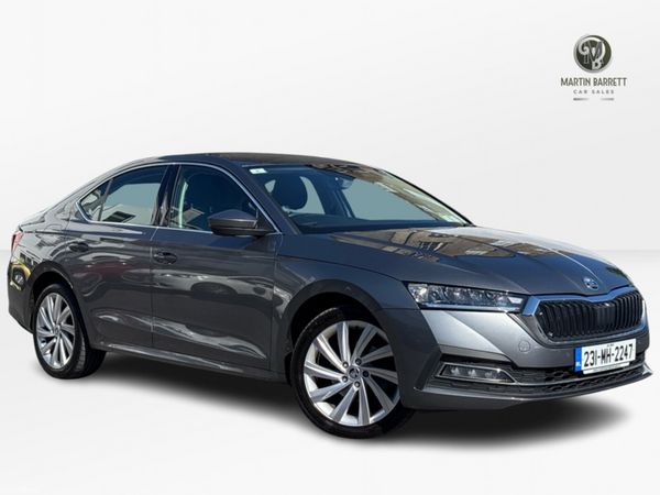 Skoda Octavia Hatchback, Diesel, 2023, Grey