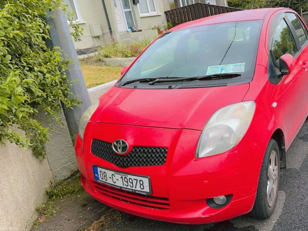 Toyota Yaris Hatchback, Petrol, 2008, Red