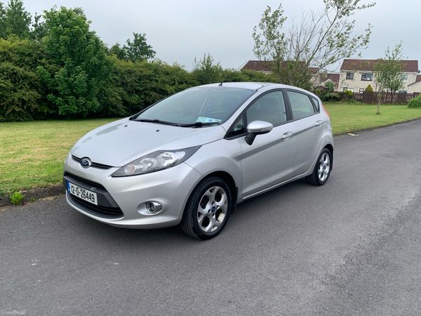 Ford Fiesta Hatchback, Petrol, 2012, Silver
