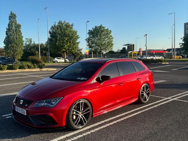 SEAT Leon Estate, Petrol, 2018, Red