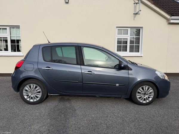 Renault Clio Hatchback, Diesel, 2011, Blue