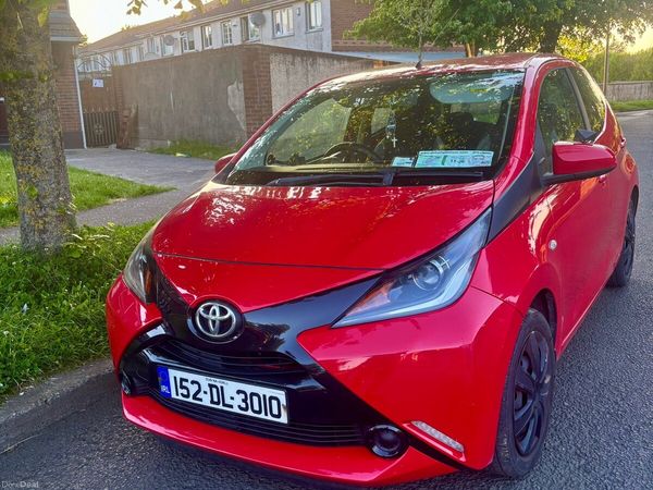 Toyota Aygo Hatchback, Petrol, 2015, Red