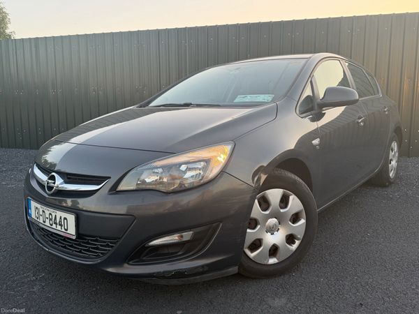 Opel Astra MPV, Petrol, 2013, Grey
