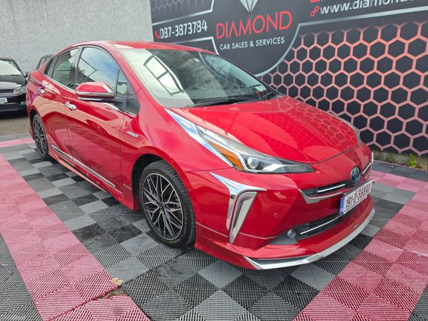 Toyota Prius Hatchback, Petrol Hybrid, 2019, Red