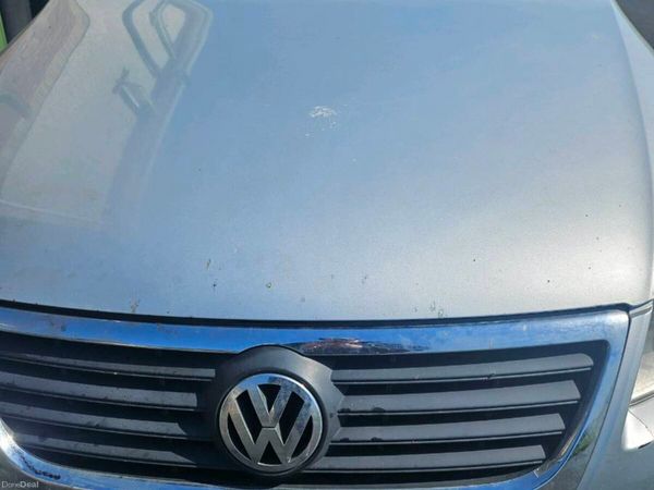 Volkswagen Passat Saloon, Diesel, 2010, Silver