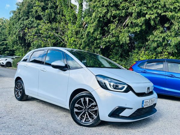 Honda Fit Hatchback, Petrol Hybrid, 2022, White