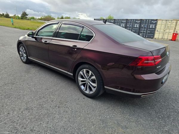 Volkswagen Passat Saloon, Diesel, 2017, Red