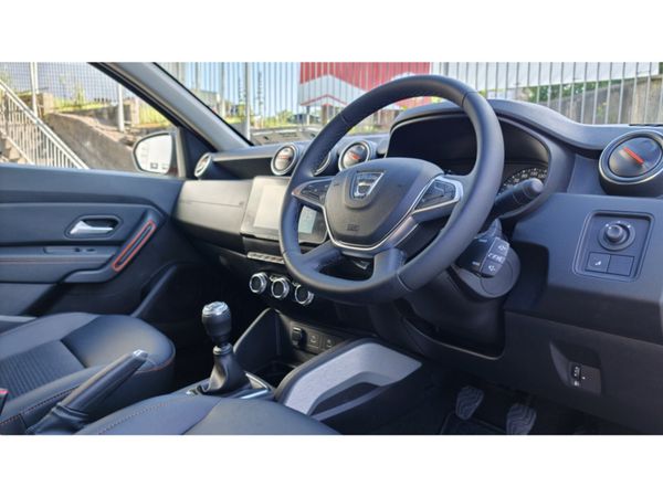 Dacia Duster SUV, Petrol, 2022, Orange
