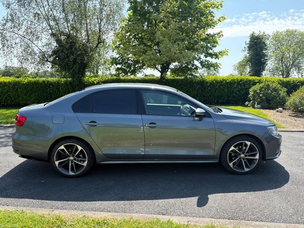 Volkswagen Jetta Saloon, Diesel, 2015, Grey