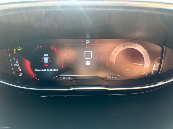 Peugeot 3008 Hatchback, Diesel, 2020, Red