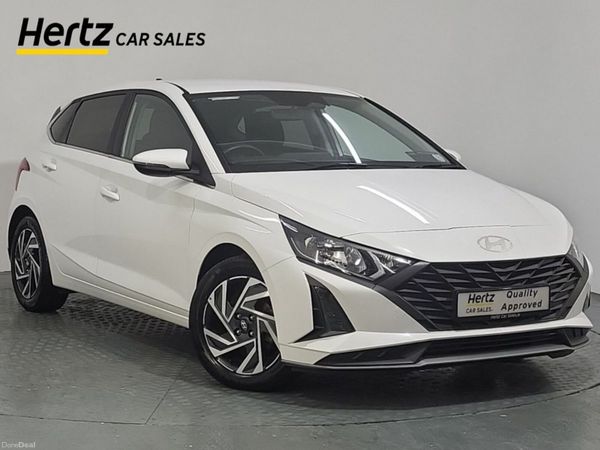 Hyundai i20 Hatchback, Petrol, 2024, White