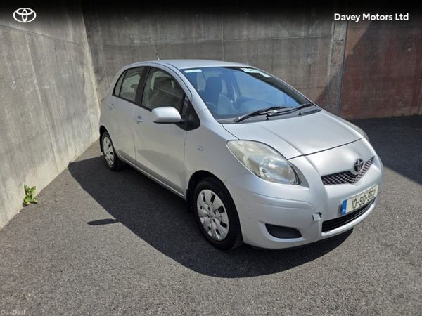 Toyota Yaris Hatchback, Petrol, 2010, Silver