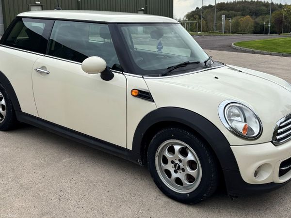 Mini Cooper Hatchback, Diesel, 2013, White