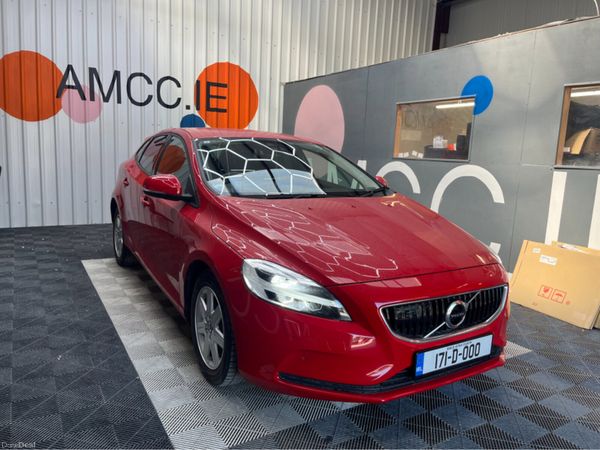 Volvo V40 Hatchback, Diesel, 2017, Red