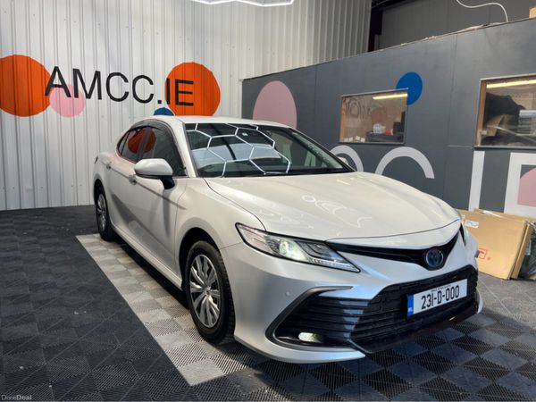 Toyota Camry Saloon, Petrol, 2023, White