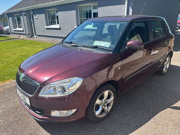 Skoda Fabia Hatchback, Petrol, 2011, Red