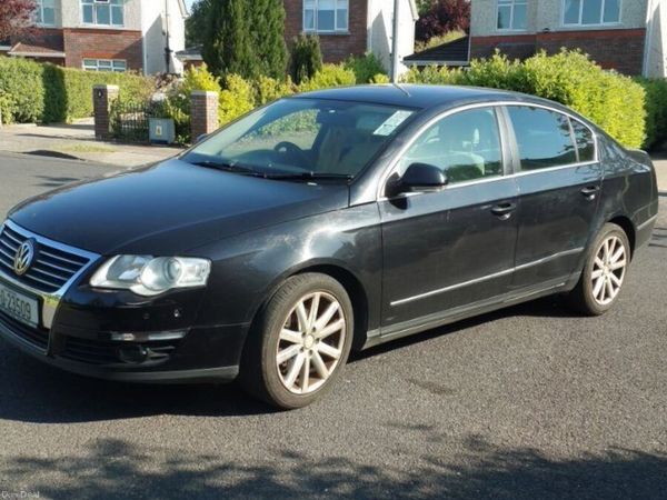 Volkswagen Passat Saloon, Petrol, 2010, Black