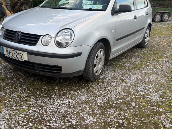 Volkswagen Polo Hatchback, Petrol, 2004, Silver