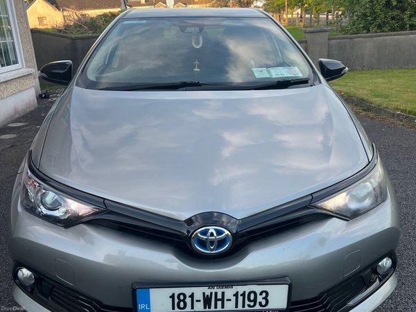 Toyota Auris MPV, Petrol Hybrid, 2018, Grey