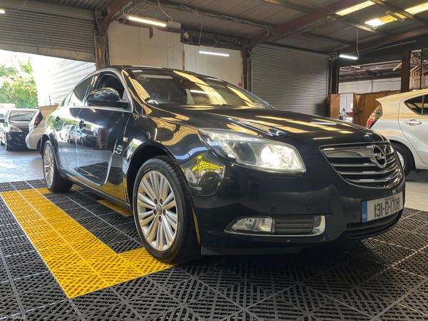 Opel Insignia Hatchback, Diesel, 2013, Black