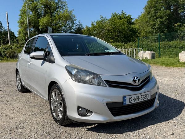 Toyota Yaris Hatchback, Petrol, 2012, Silver
