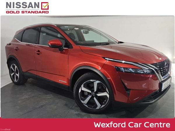 Nissan Qashqai MPV, Petrol Hybrid, 2023, Red