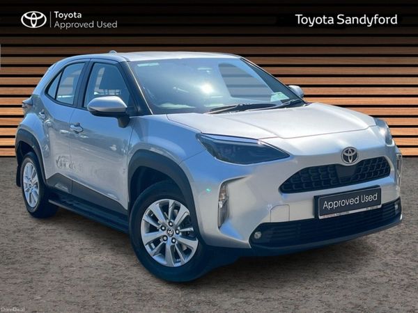 Toyota Yaris Cross Hatchback, Petrol Hybrid, 2024, Silver