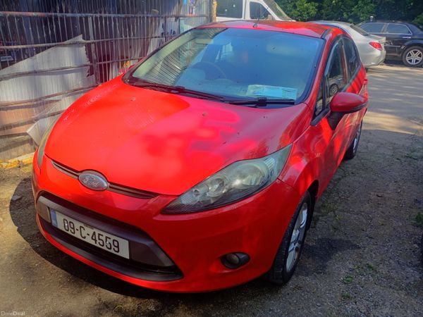 Ford Fiesta Hatchback, Petrol, 2009, Red