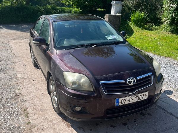 Toyota Avensis Saloon, Petrol, 2007, Red