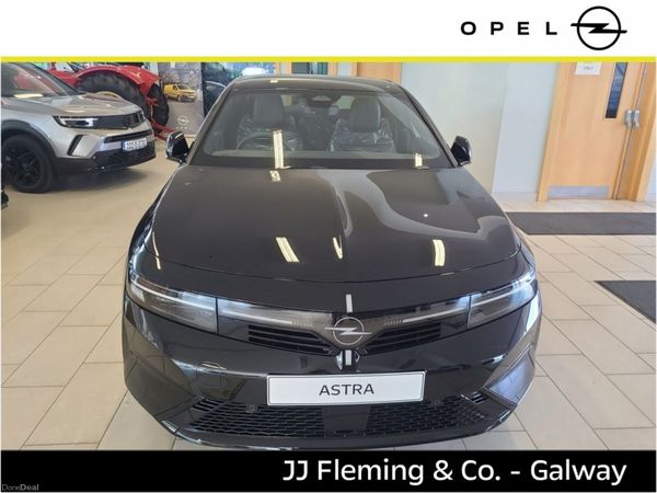 Opel Astra Hatchback, Diesel, 2026, Black