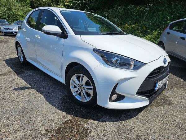 Toyota Yaris Hatchback, Petrol Hybrid, 2023, White