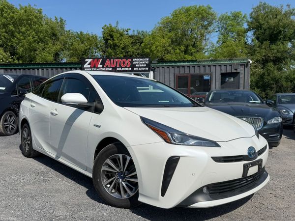 Toyota Prius Hatchback, Petrol Hybrid, 2020, White