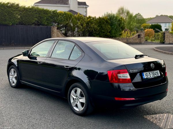 Skoda Octavia Saloon, Diesel, 2015, Black