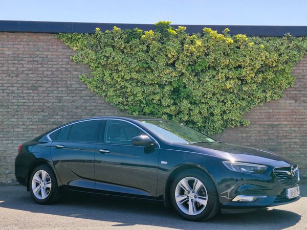 Opel Insignia Hatchback, Diesel, 2018, Blue