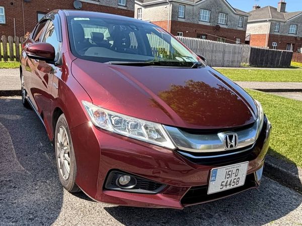 Honda Grace Saloon, Petrol Hybrid, 2015, Red