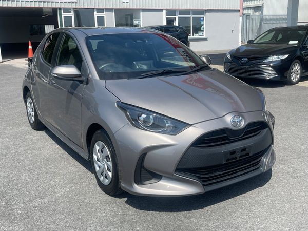 Toyota Yaris Hatchback, Petrol, 2022, Silver