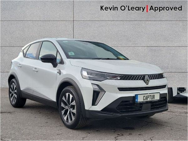 Renault Captur SUV, Petrol, 2026, White