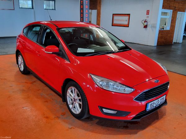 Ford Focus Hatchback, Diesel, 2015, Red