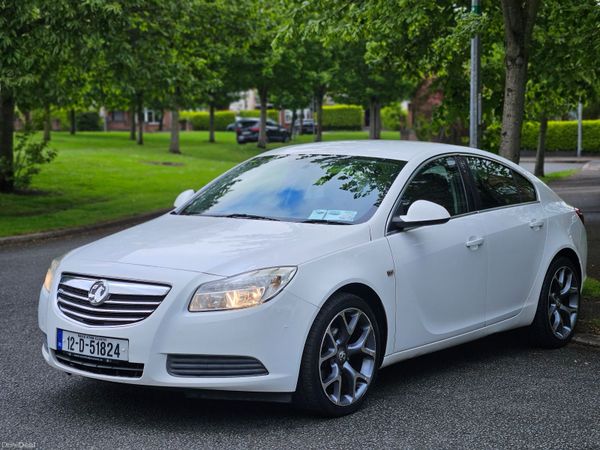 Vauxhall Insignia Hatchback, Diesel, 2012, White