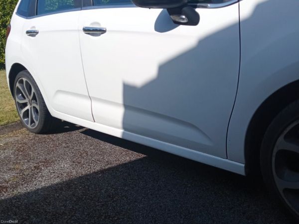 Citroen C3 Hatchback, Petrol, 2014, White
